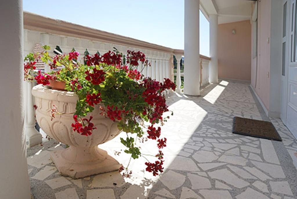 Di Vincenzo Inn Ulcinj Extérieur photo